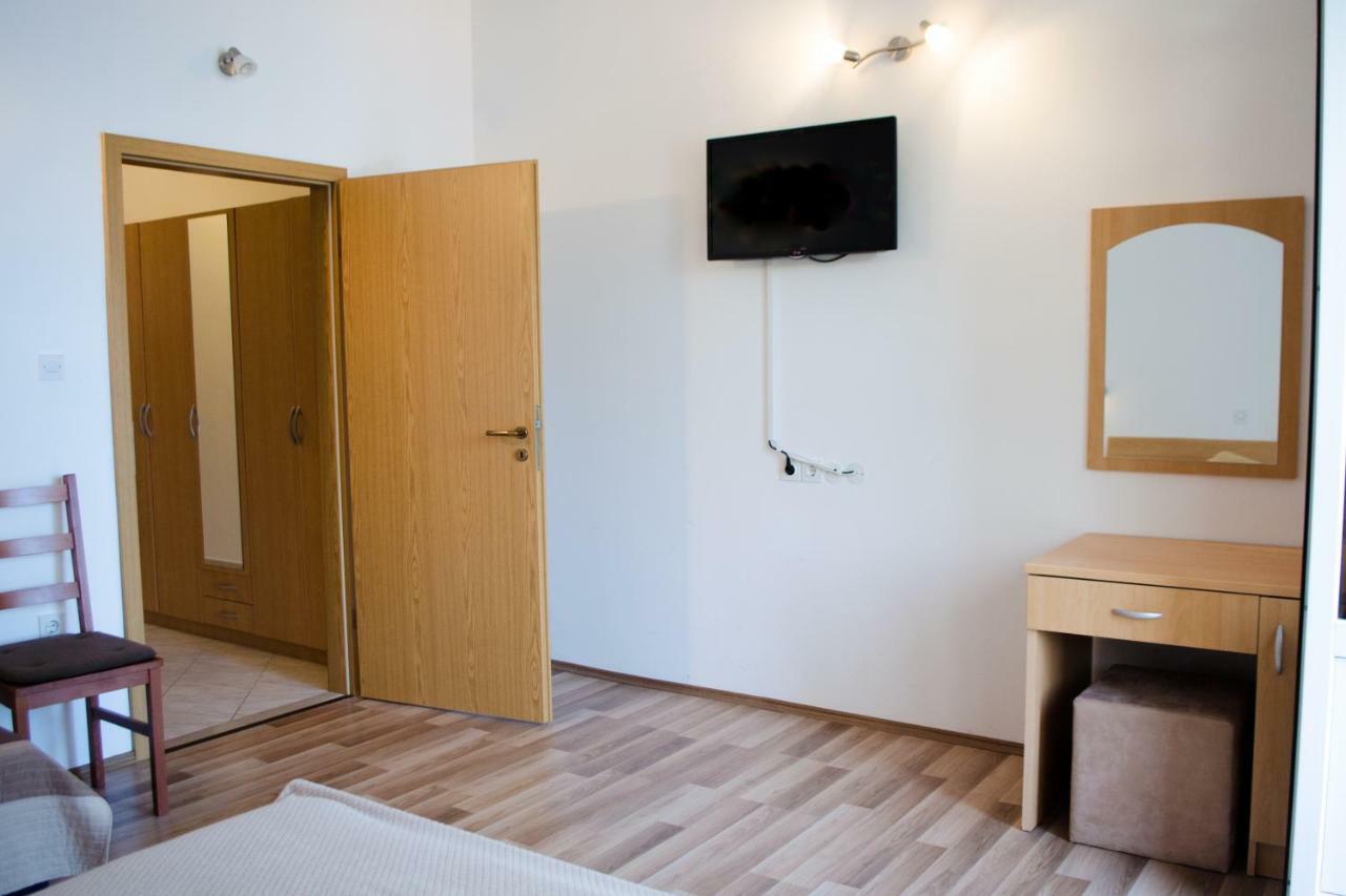 Apartments Rina Кавтат Екстериор снимка